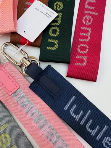 جاکلیدی طلایی Lululemon - تصویر دوم