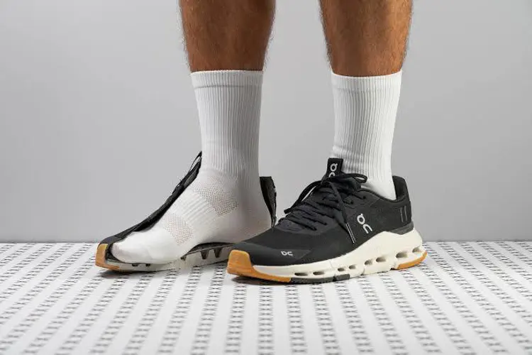 کفش کتونی کلاودنوا On Running
