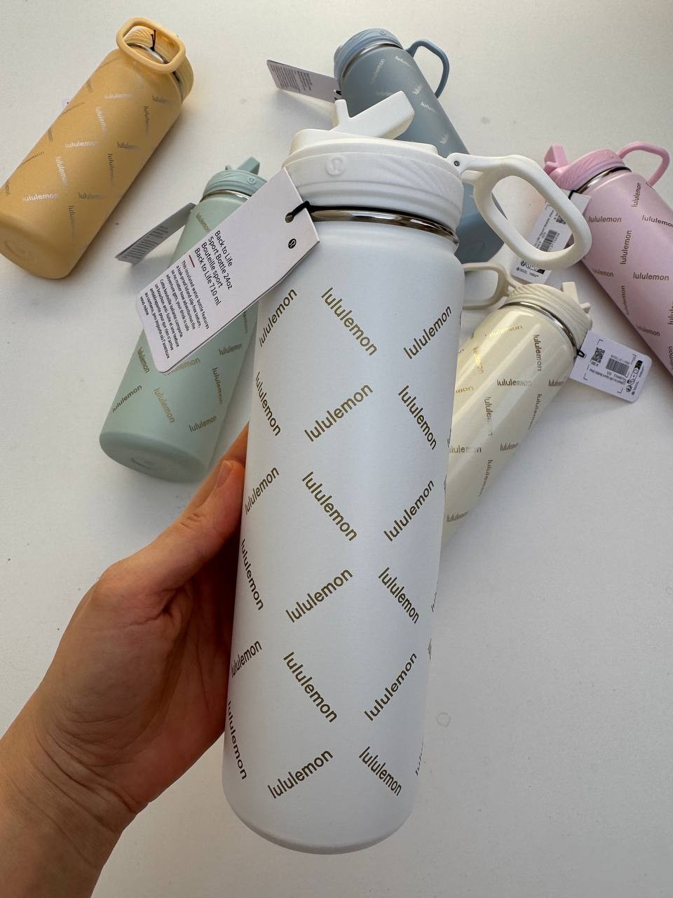 باتل مونوگرام Lululemon 24oz