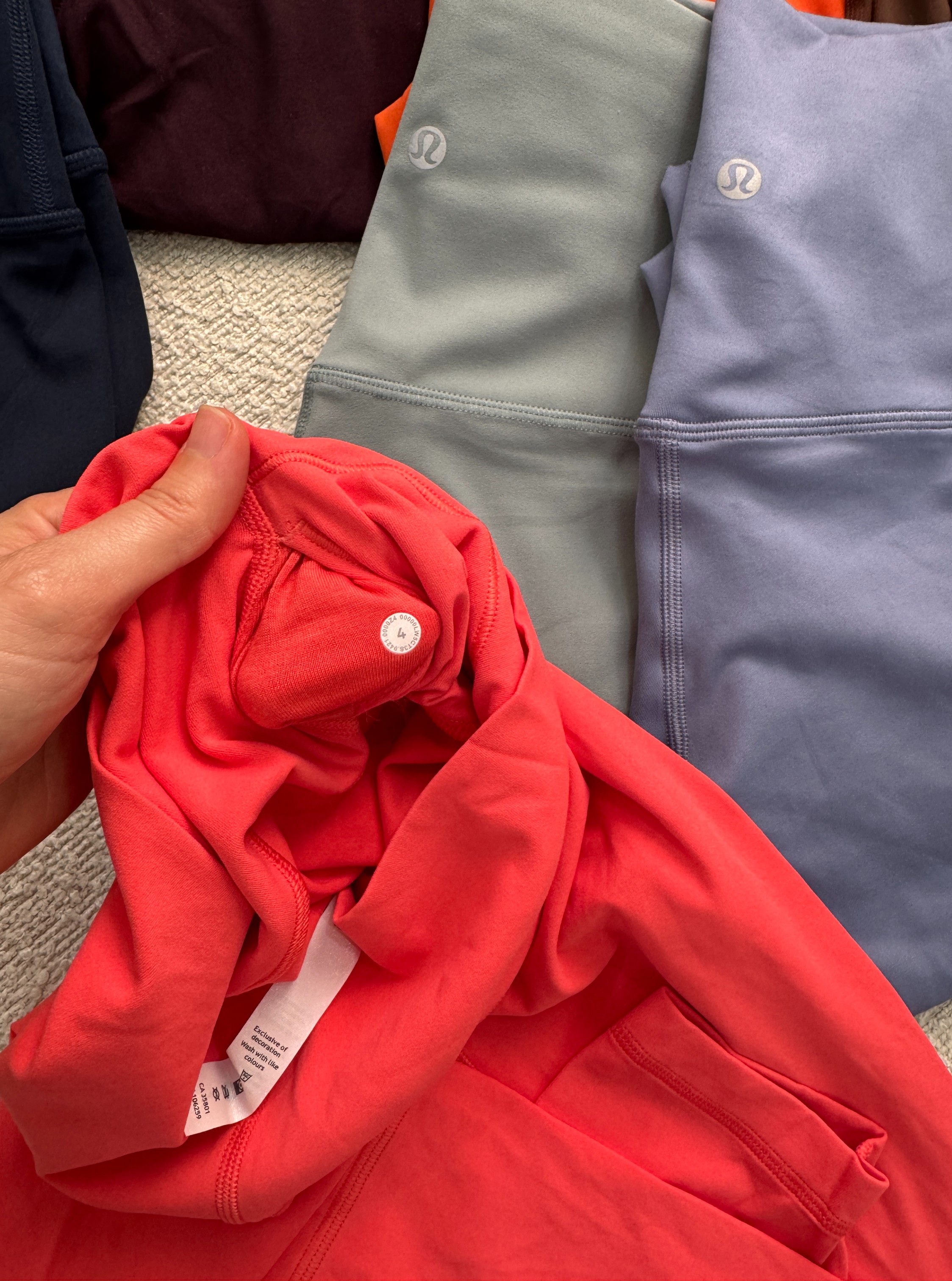 لگ الاین Lululemon کامبوج