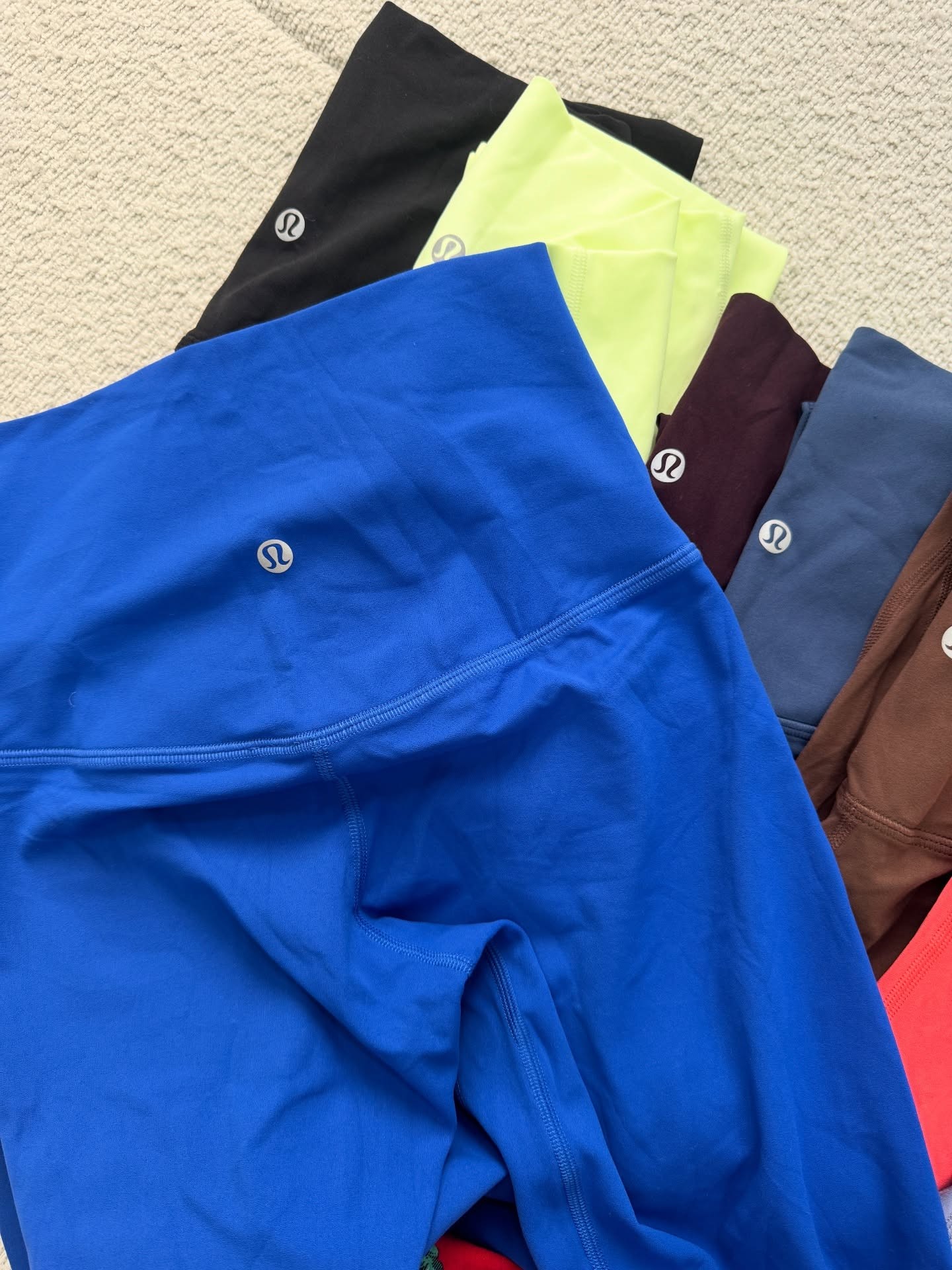 لگ الاین Lululemon کامبوج